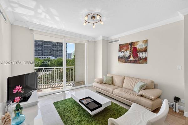 1755 E Hallandale Beach Blvd #305E, Hallandale Beach, FL 33009