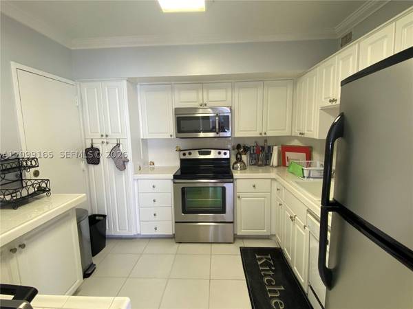 1965 S Ocean Dr #PHF, Hallandale Beach, FL 33009