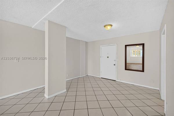 111 Golden Isles Dr #G12, Hallandale Beach, FL 33009