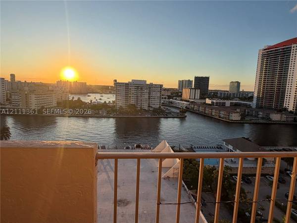1865 S Ocean Dr #14I