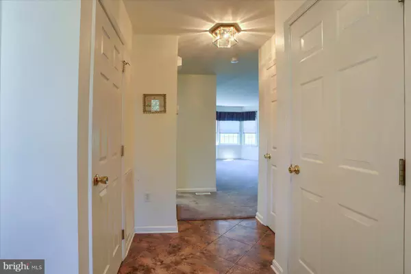 10 FARGREEN CT, Etters, PA 17319