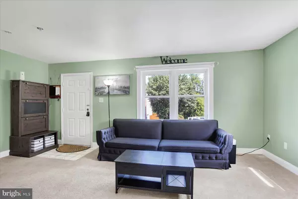 21 N CONLEY LN, Etters, PA 17319