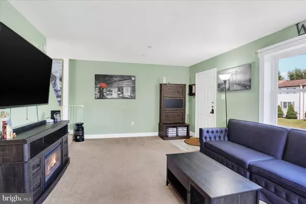 21 N CONLEY LN, Etters, PA 17319