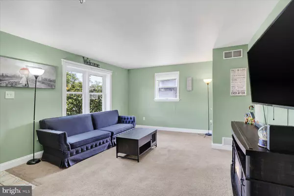 21 N CONLEY LN, Etters, PA 17319