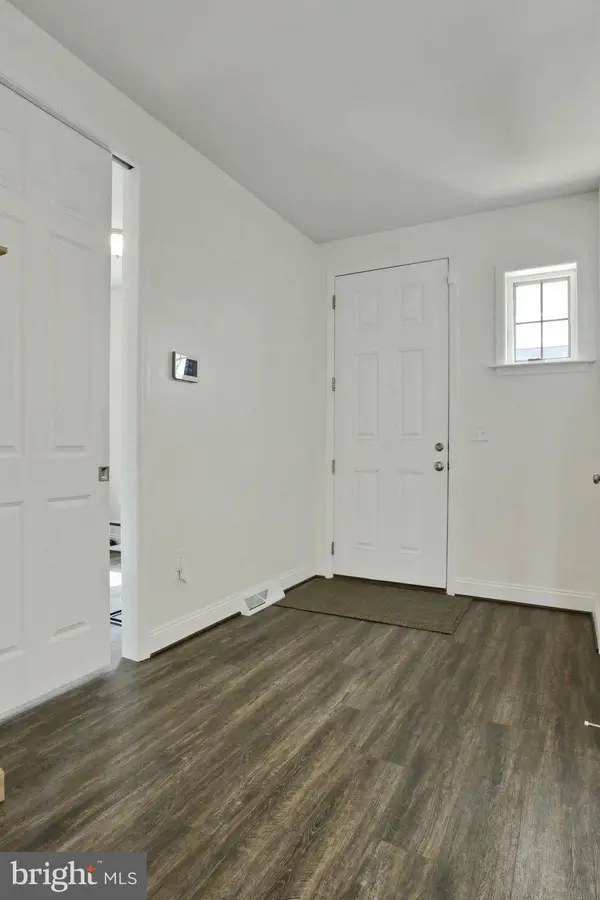 1306 ASHTON RD, Mechanicsburg, PA 17055