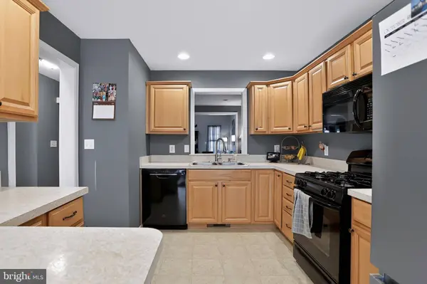 327 WEATHERSTONE DR, New Cumberland, PA 17070