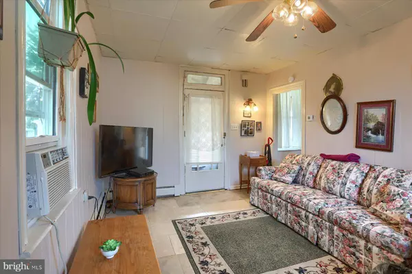 21 STATE ST, Middletown, PA 17057