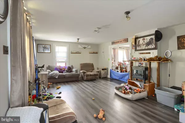 4160 W MARKET ST, York, PA 17408