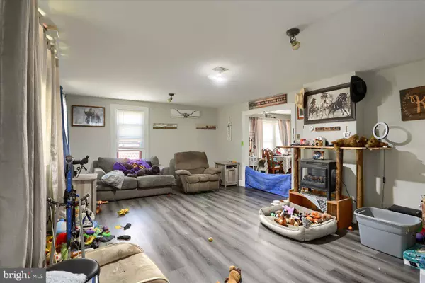 4160 W MARKET ST, York, PA 17408