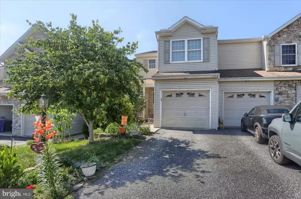 10 FARGREEN CT, Etters, PA 17319