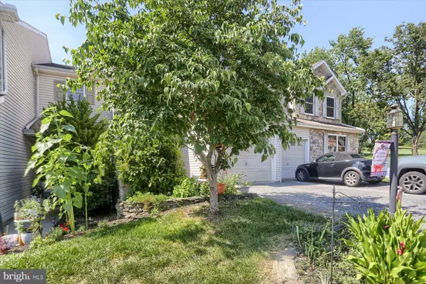 10 FARGREEN CT, Etters, PA 17319