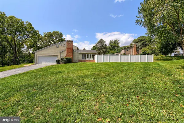 2204 FENWICK AVE, Mechanicsburg, PA 17055