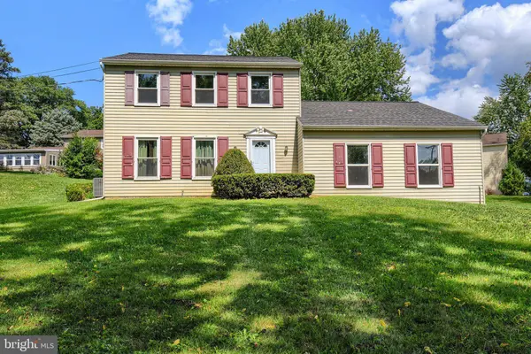 2204 FENWICK AVE, Mechanicsburg, PA 17055