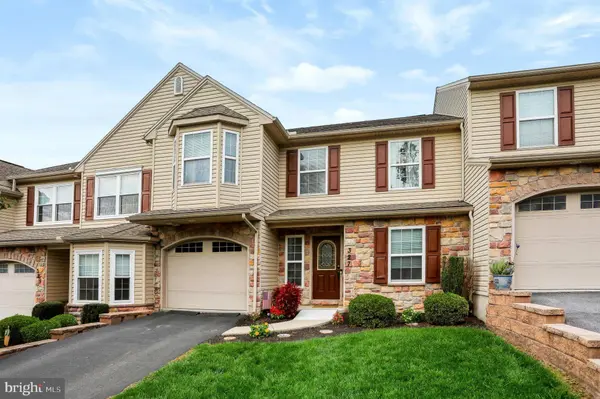 327 WEATHERSTONE DR, New Cumberland, PA 17070