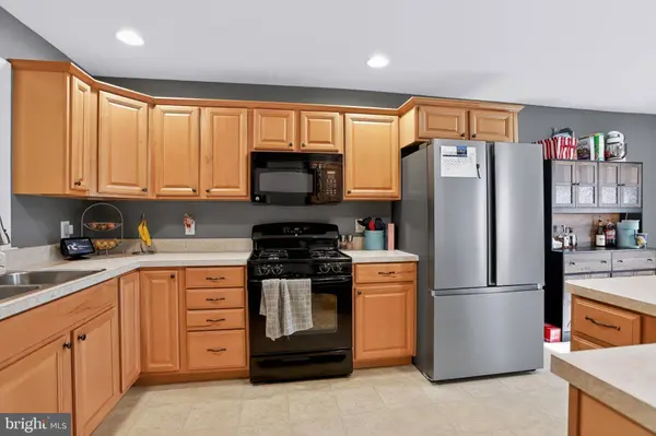 327 WEATHERSTONE DR, New Cumberland, PA 17070