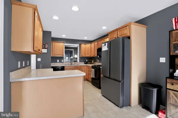327 WEATHERSTONE DR, New Cumberland, PA 17070