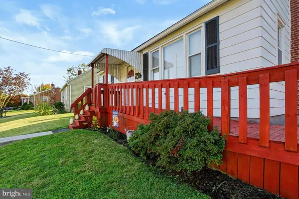 77 RUNYON RD, Hummelstown, PA 17036