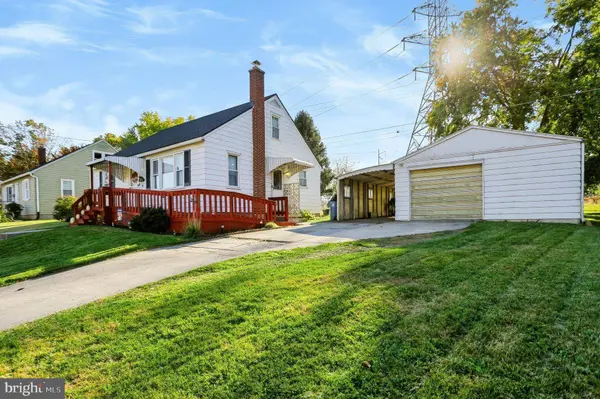 77 RUNYON RD, Hummelstown, PA 17036