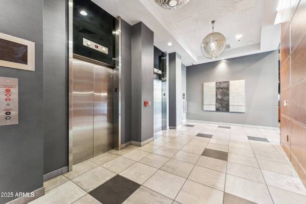 1 E LEXINGTON Avenue #305, Phoenix, AZ 85012