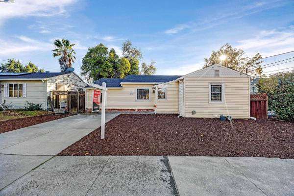 2438 Upland Dr, Concord, CA 94520