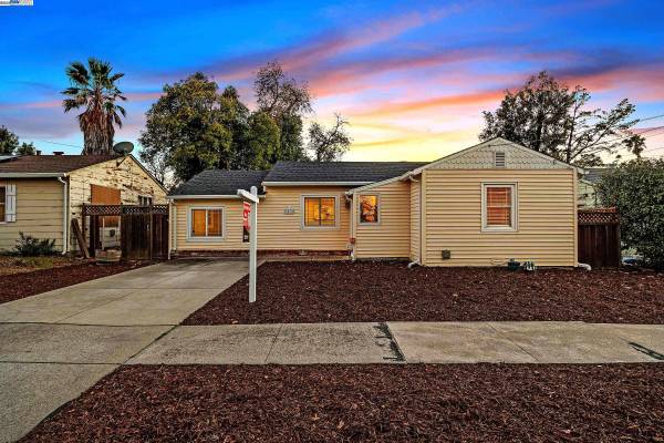 2438 Upland Dr, Concord, CA 94520