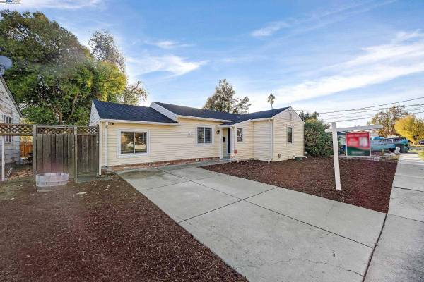 2438 Upland Dr, Concord, CA 94520