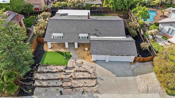 186 Mt Wilson Way, Clayton, CA 94517