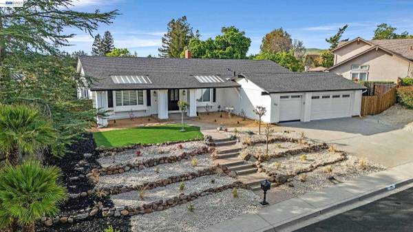 186 Mt Wilson Way, Clayton, CA 94517