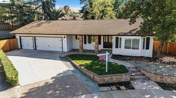 1170 Mardon Ct, Concord, CA 94521