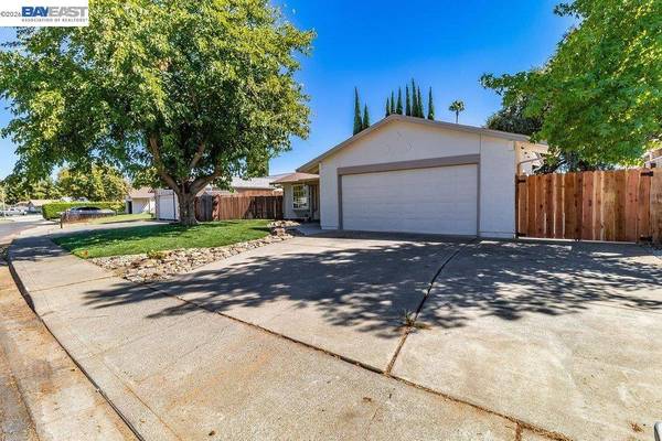 178 Richard Pl, Vacaville, CA 95687