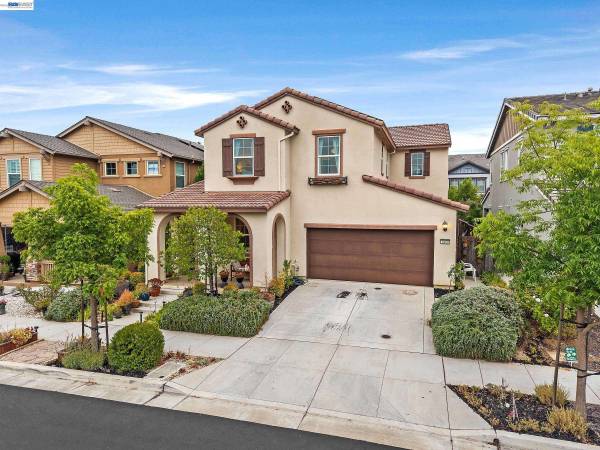 6460 Godani St, Gilroy, CA 95020