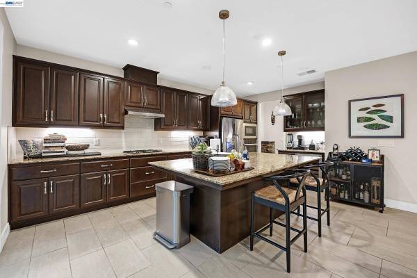 6460 Godani St, Gilroy, CA 95020