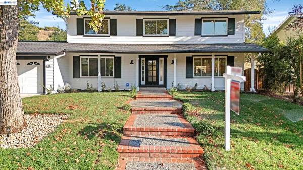 50 E Leeds Ct, Danville, CA 94526