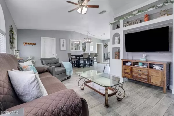 3903 9th ST SW, Lehigh Acres, FL 33976