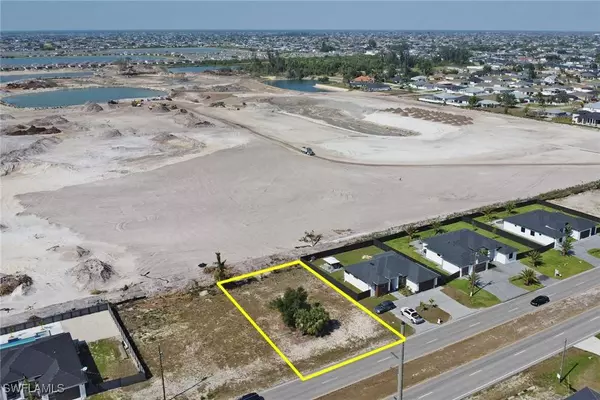 1049 Embers Pkwy W, Cape Coral, FL 33993