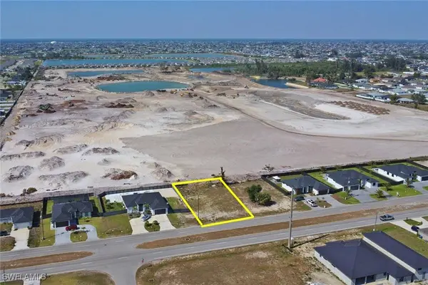 1055 Embers Pkwy W, Cape Coral, FL 33993