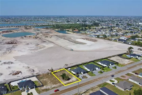 1049 Embers Pkwy W, Cape Coral, FL 33993