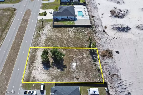 1049 Embers Pkwy W, Cape Coral, FL 33993