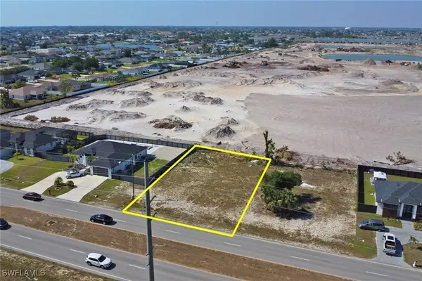 1055 Embers Pkwy W, Cape Coral, FL 33993