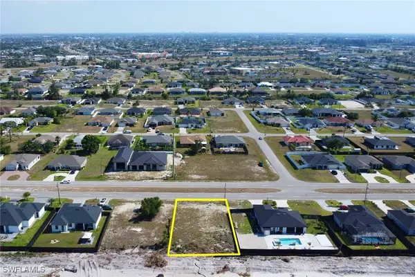 1055 Embers Pkwy W, Cape Coral, FL 33993