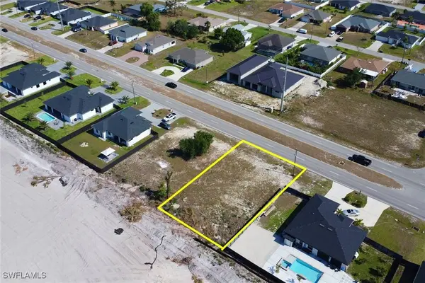 1055 Embers Pkwy W, Cape Coral, FL 33993