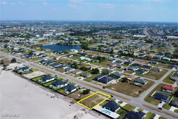 1055 Embers Pkwy W, Cape Coral, FL 33993