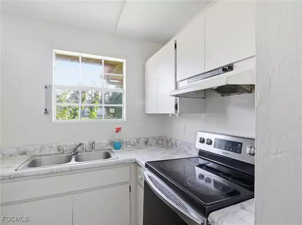 2802 2ND ST SW, Lehigh Acres, FL 33976