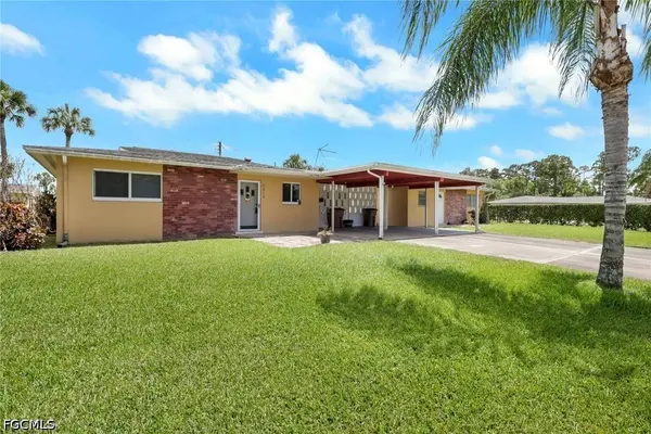 2212 E 6th ST, Lehigh Acres, FL 33936