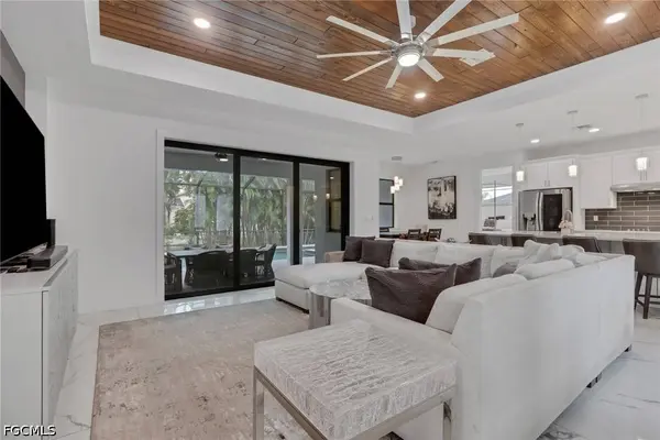 2806 Miracle Pkwy, Cape Coral, FL 33914