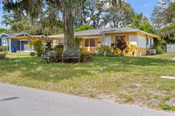 1309 SAINT ANDREWS DR, Tampa, FL 33612