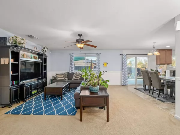 5275 E Hoxie AVE, Fresno, CA 93725