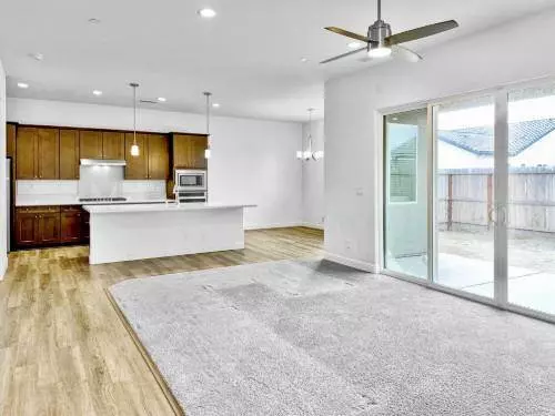 2935 21st AVE, Kingsburg, CA 93631