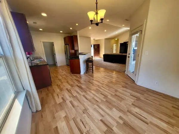 479 Kendall Ct, Out Of Area, CA 95540