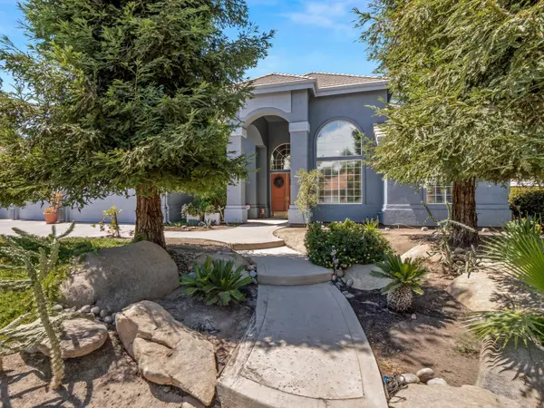 152 W Peace River DR, Fresno, CA 93711